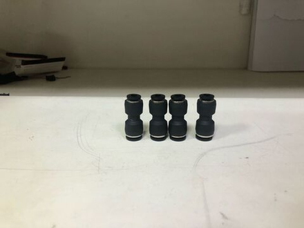 Фитинг трубок прямой пластиковый 6-4 мм комплект 4штуки ( пневмофитинг )