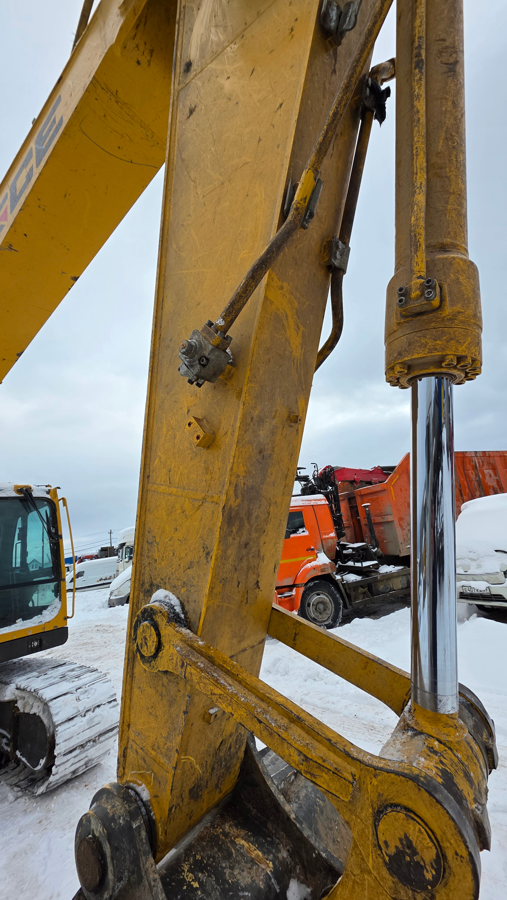 LGCE E6210 Экскаватор E6210F (Дизельный, 6,1 л, 167 л.с., АТ)