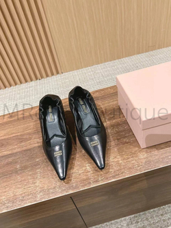Женские туфли Miu Miu черного цвета из натуральной кожи