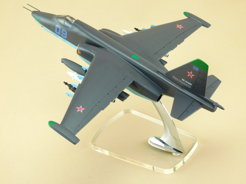 Модель самолета Су-25 (М1:48 ВВС России, RF-91968, 09, Грач)