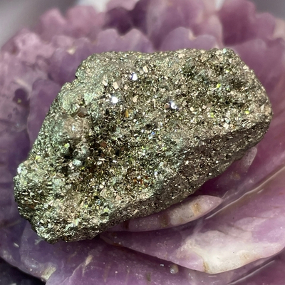 40979 Пирит кристалл друза необработанный 40мм