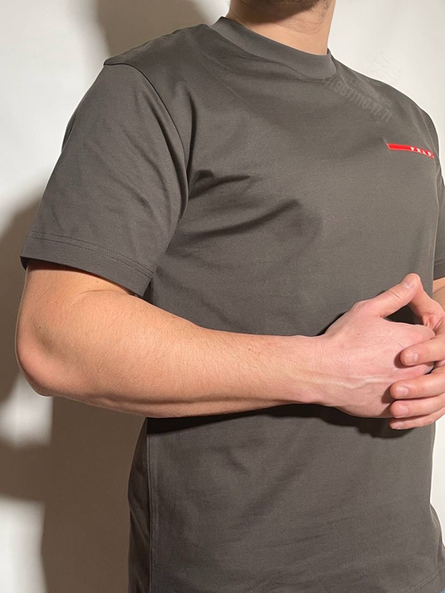 Футболка Prada