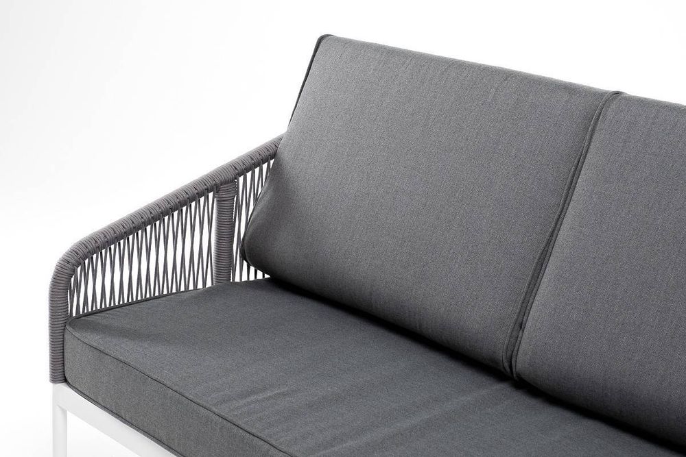 "Канны" диван 3-местный плетеный из роупа, каркас алюминий белый муар, роуп светло-серый круглый, ткань серая 017