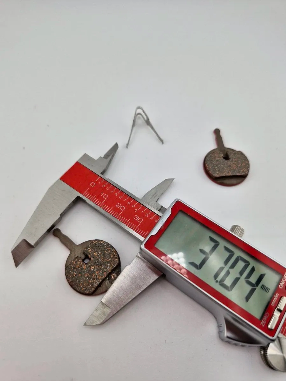 - -  Колодки тормозные TP-02B для самоката и велосипеда