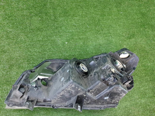 Битая Фара правая Suzuki Vitara 2 (2014-2019) галоген