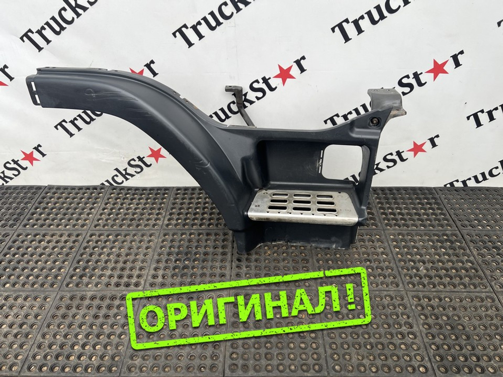 Корпус подножки правый