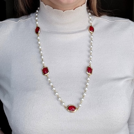 Безель с красными кристаллами