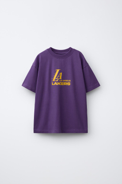 ZARА ФУТБОЛКА С ПРИНТОМ NBA - LOS ÁNGELES LAKERS, ЛИЛОВЫЙ