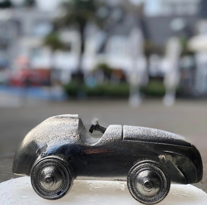 Модель автомобиля 25 см