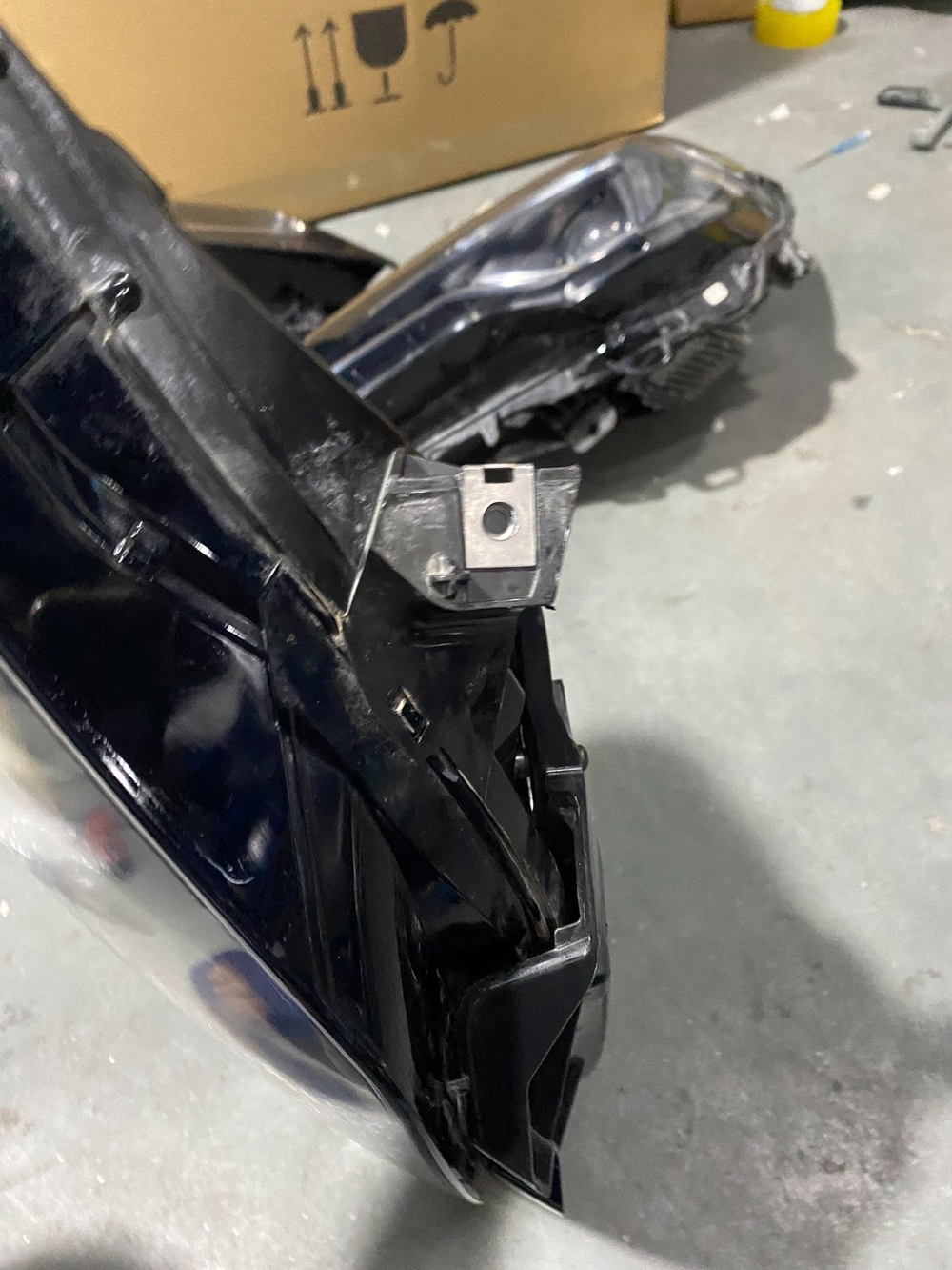 Блок-фара передняя левая Tesla Model 3 оригинал