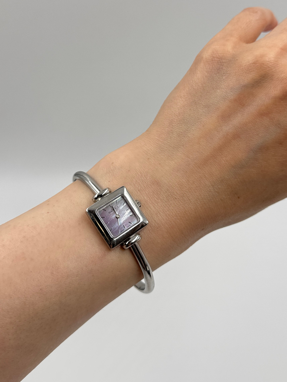 Часы Gucci 1900L
