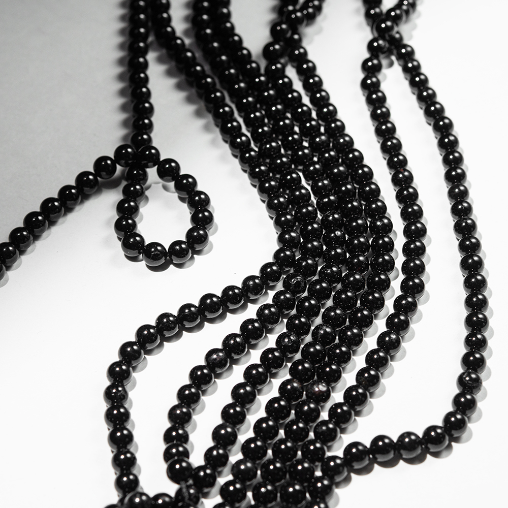 Шерл (черный турмалин) натуральный, бусины в форме шара, 6,4мм