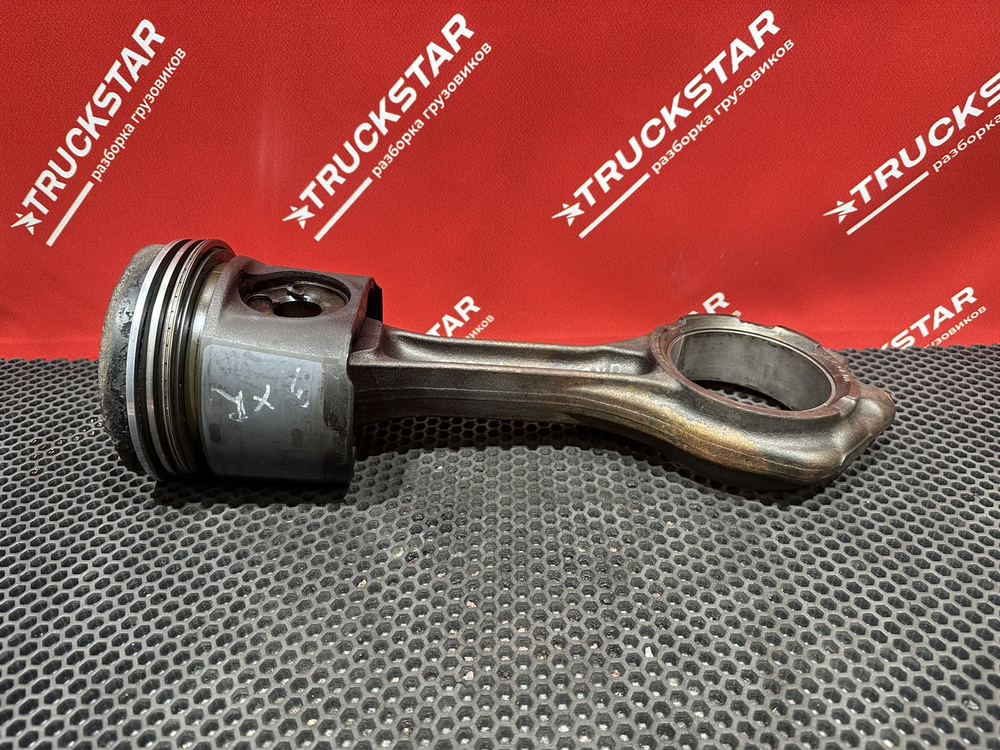 Поршень с шатуном