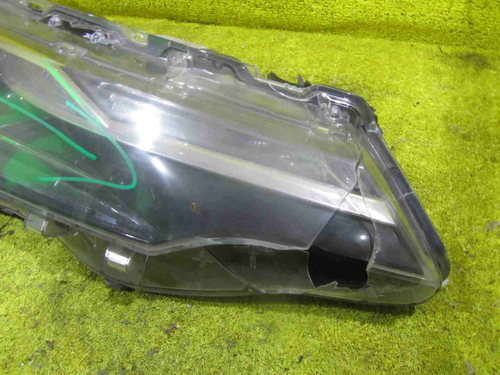 Битая Фара правая Toyota Corolla 11 E160 15-19 LED