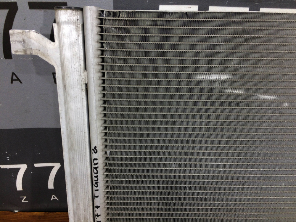 Радиатор кондиционера Volkswagen Tiguan 2 16-нв Б/У Оригинал 5Q0816411BG