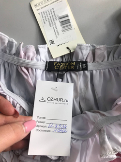 Платье приятной расцветки, визуально на 44 размер, новое