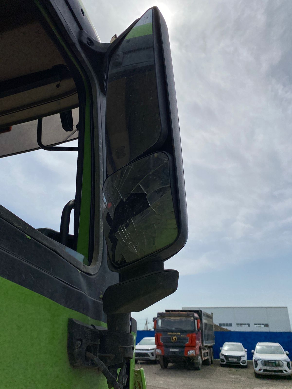 Shacman (Shaanxi) SX* 6x4 Самосвал SX32586V384 (Дизельный, 11,6 л, 423 л.с., МТ)