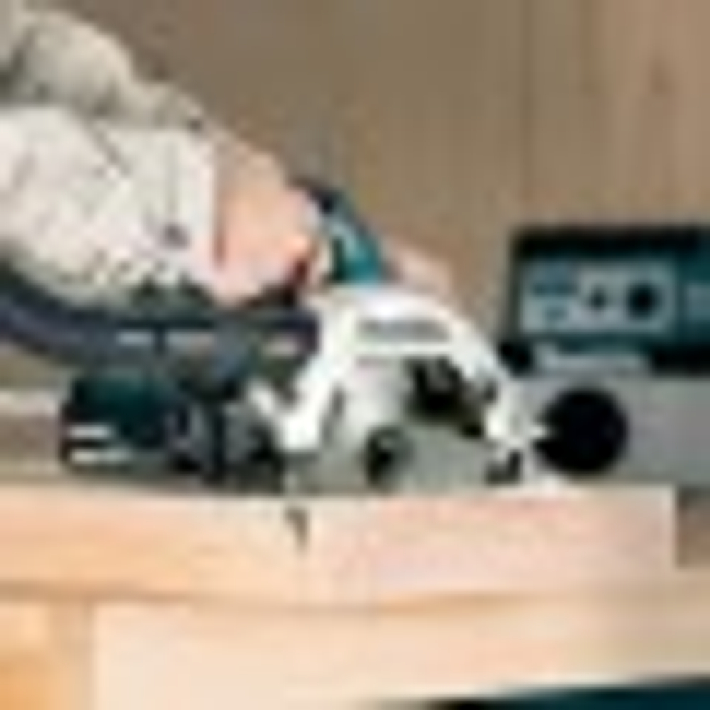 Пила циркулярная аккумуляторная MAKITA DHS 661 ZU с бесщеточным двигателем без АКБ и ЗУ DHS661ZU