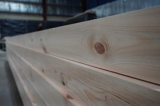 Брус хвойных пород профилированный АВ 145*195*6000 R0 влажность 14%±2%