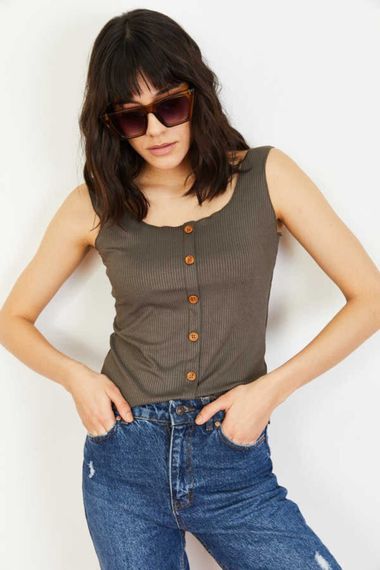 Qadın üçün xaki, düyməli, qalın qayışlı bluz 10031035