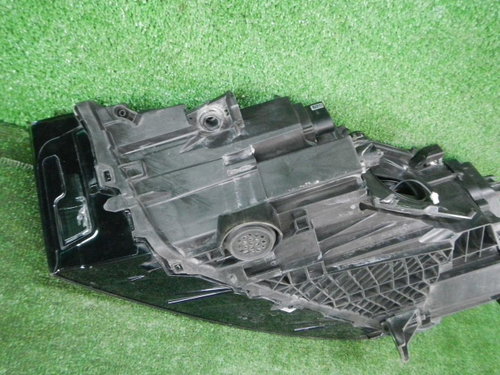 Фара правая Audi Q7 2 (2015-2019) LED