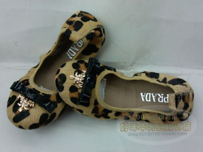 Балетки детские леопардовые с бантом и подвеской-логотипом