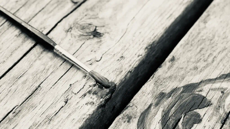 Перепрочесть образ: гжель на старом дереве