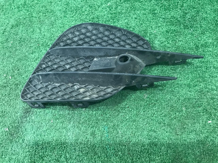 Решетка переднего бампера правая Mercedes GLC X253 (2015-2019) AMG