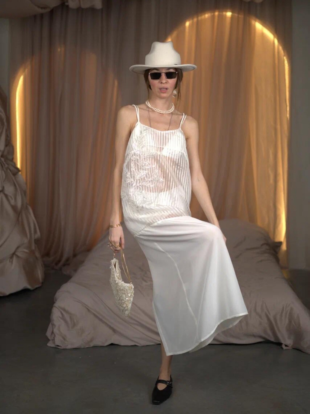 Шелковое платье с вышивкой молоко, мидакси, прозрачное