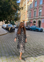 Платье с длинным рукавом  свободного кроя