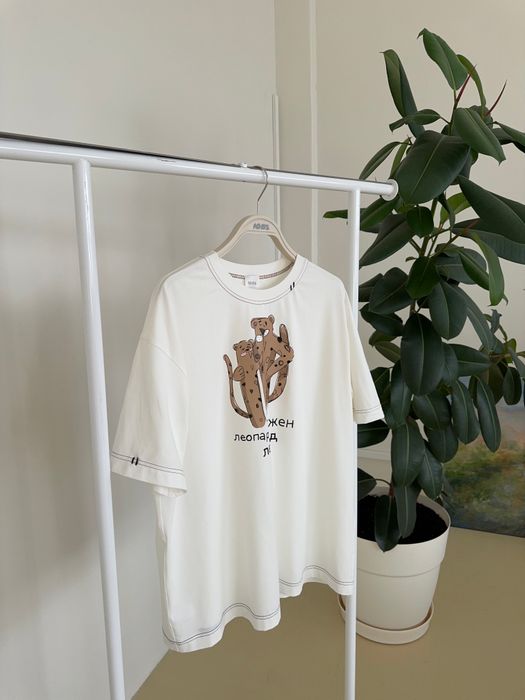 ФУТБОЛКА РЕНА МОЛОЧНЫЙ ЛЕОПАРДУ НУЖЕН ЛЕОПАРД