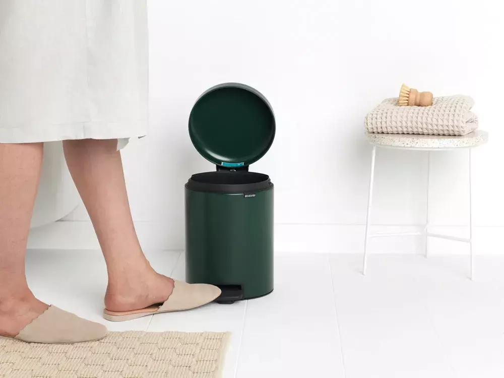 Brabantia - Контейнер для мусора NewIcon 5л зеленый / артикул   304026  / GTIN 8710755304026
