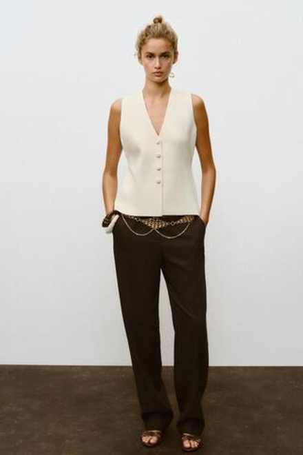 ZARA ТРИКОТАЖНЫЙ ЖИЛЕТ С ОБТЯЖНЫМИ ПУГОВИЦАМИ, ЭКРЮ