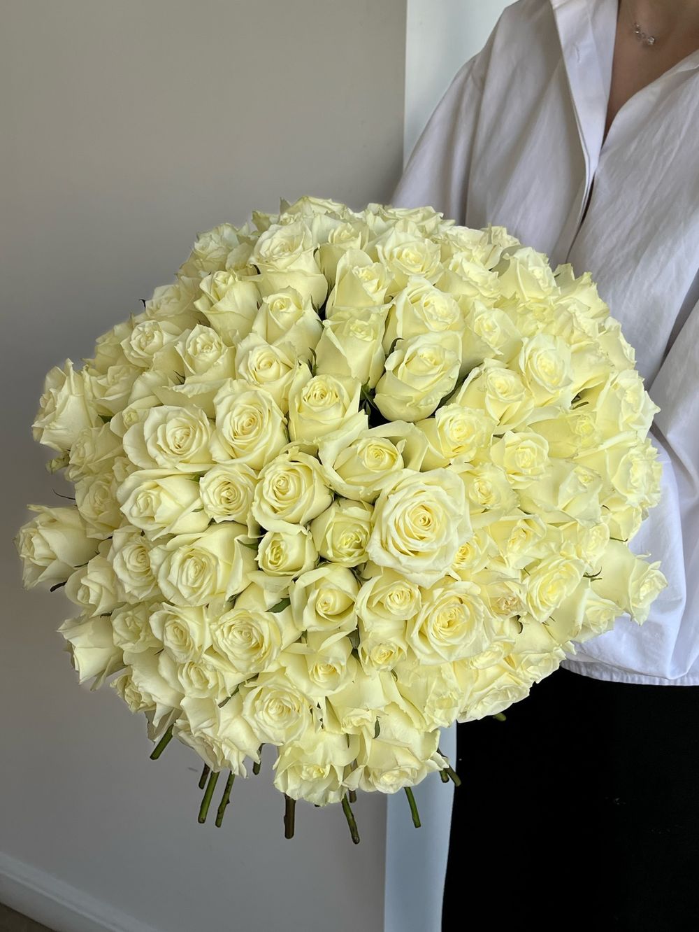 .Букет из белой розы (40см) 101 шт под ленту