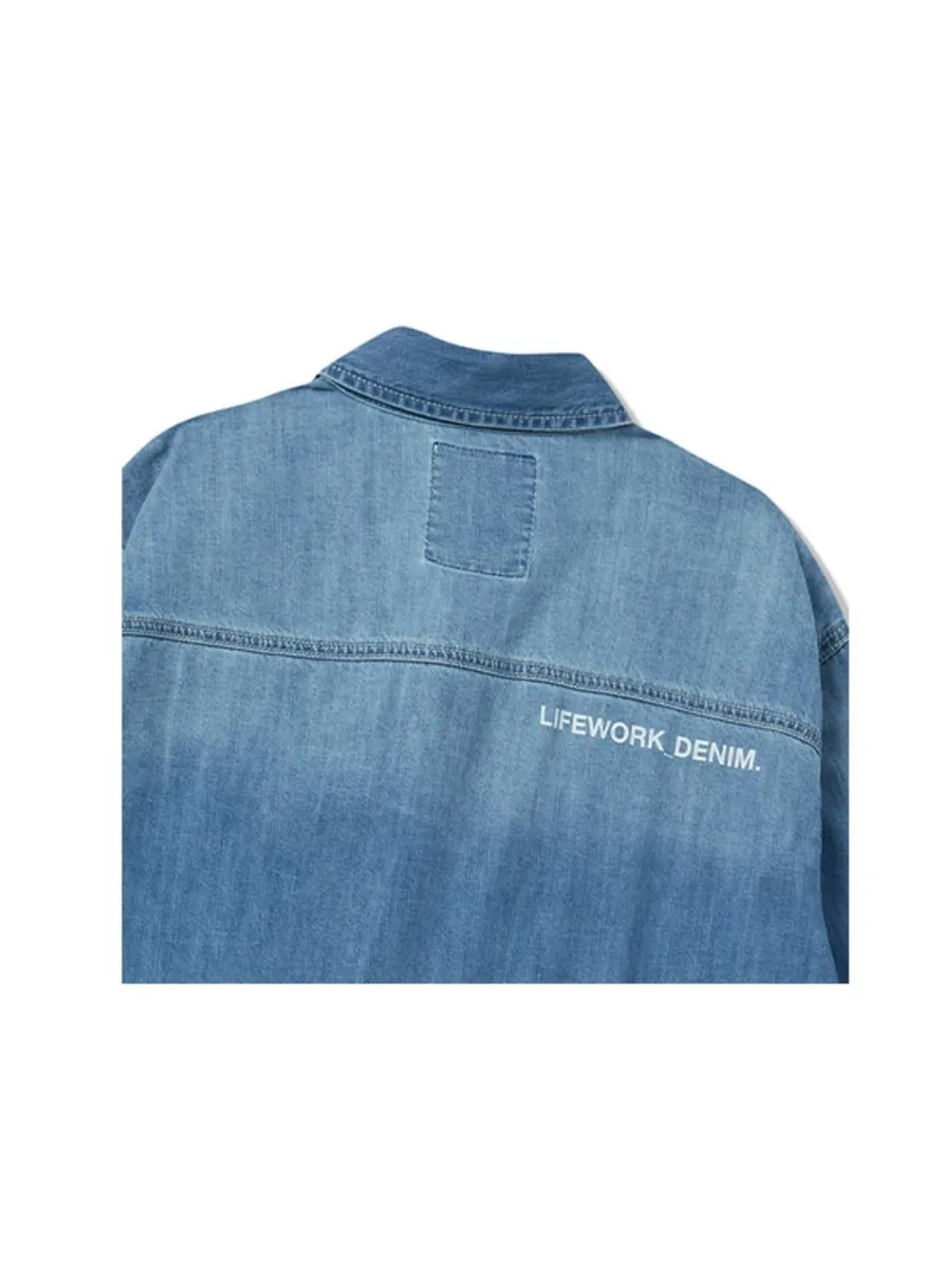 Джинсовая рубашка с двумя карманами