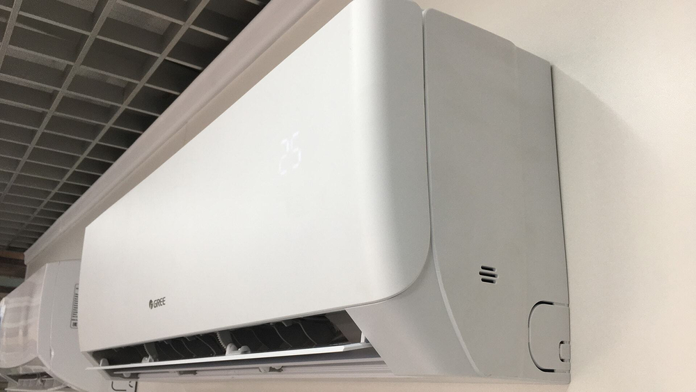 Настенный кондиционер Gree PULAR INVERTER R32 GWH24AGDXE-K6DNA4C