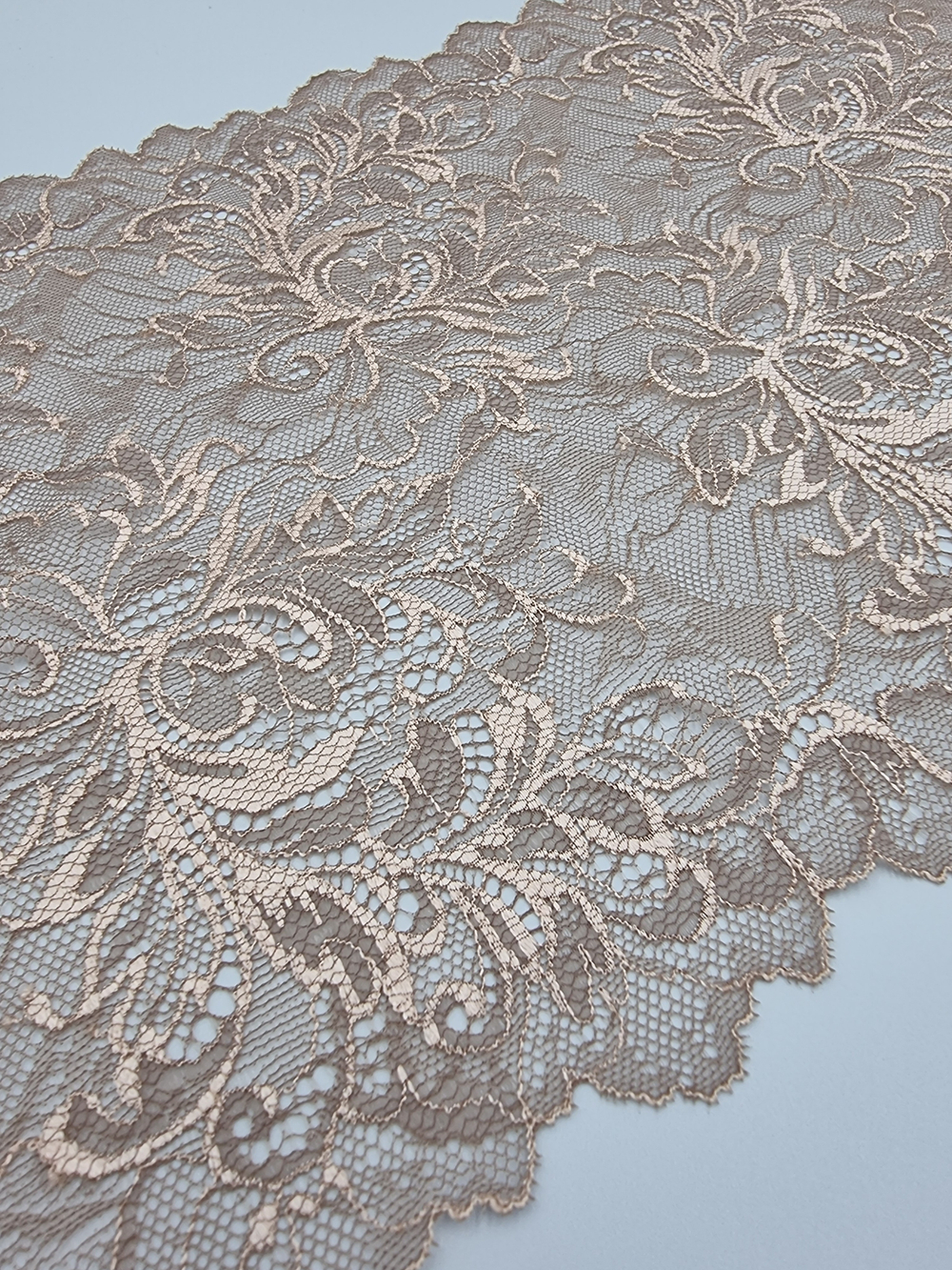 Кружево эластичное коричневое КС54 (22,5 см)