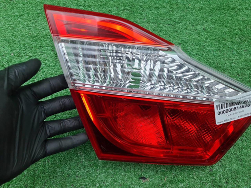 Фонарь левый внутренний Toyota Camry xv50 (11-14)