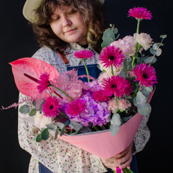 31. Стильный объемный букет с антуриумом