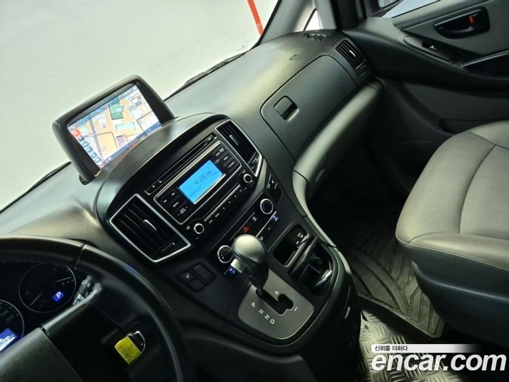 Hyundai The New Grand Starex Van 5-и местный (08.2020)