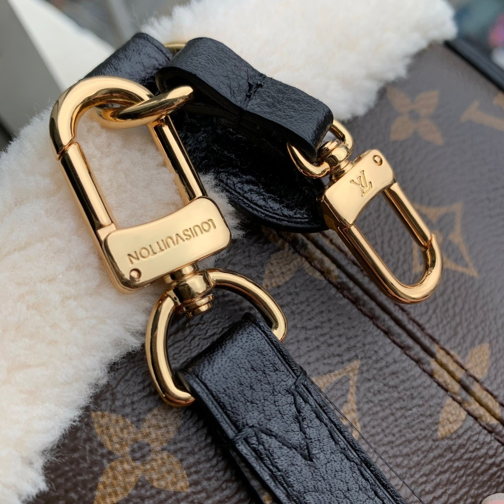 Louis Vuitton Neverfull Bandouliere Inside Out BB