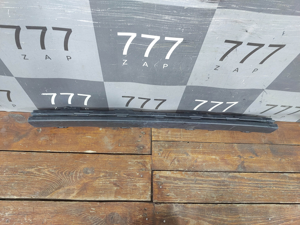 Накладка переднего бампера Jaguar E-Pace 17-нв Б/У Оригинал J9C317F011APIA01