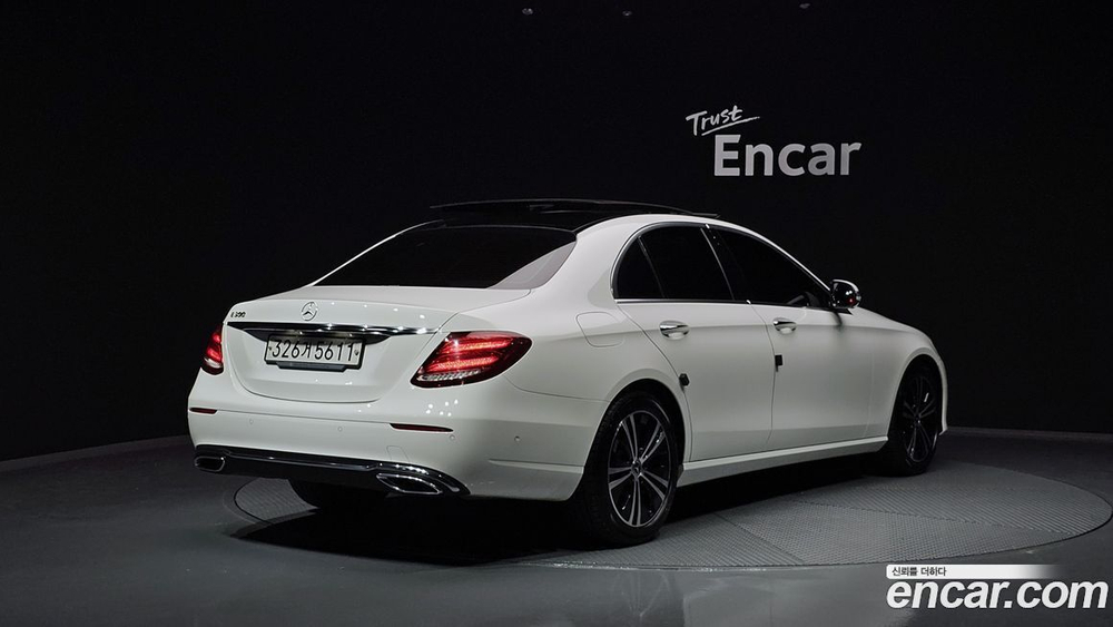 Mercedes-Benz E-Class W213 E300 Avangarde (06.2020)