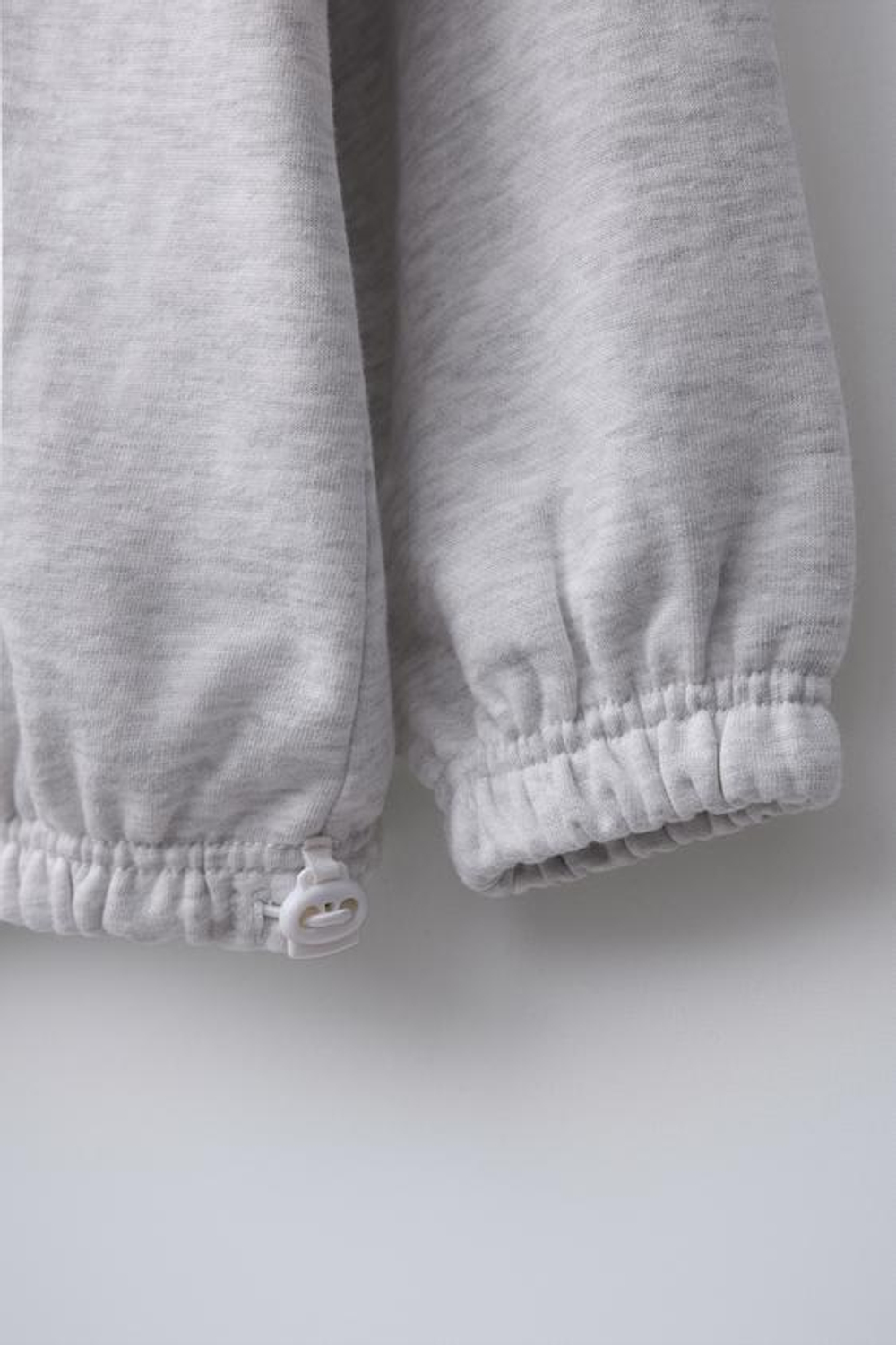 ZARA ТОЛСТОВКА С ЗАСТЕЖКОЙ-МОЛНИЕЙ И НАДПИСЬЮ, СЕРЫЙ С МЕЛАНЖЕВЫМ ЭФФЕКТОМ