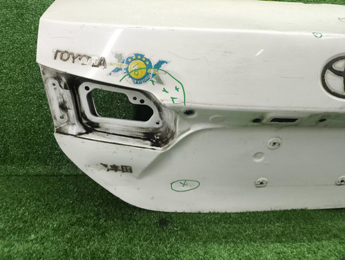 Крышка багажника Toyota Corolla 11 E160 (12-19)