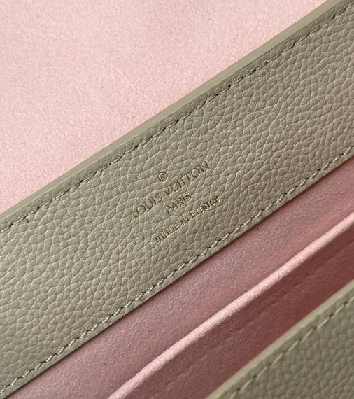 Сумка Louis Vuitton Lockme Ever Mini серо-бежевый