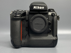 Nikon F5 не исправен