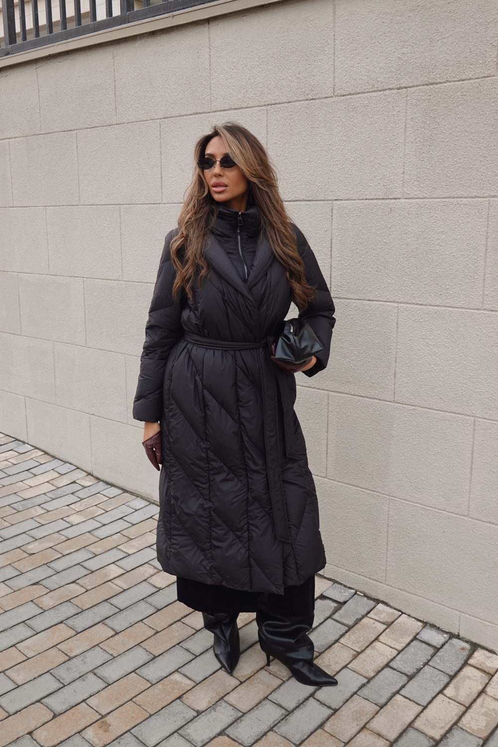 Пуховик в длине миди со съемной манишкой