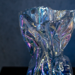 17. Прозрачная ваза с эффектом мятой бумаги