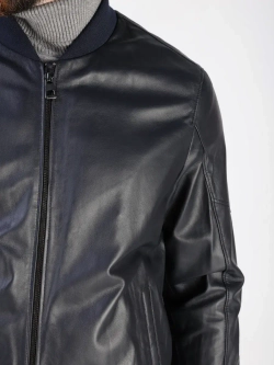 Кожаная куртка демисезонная бомбер
